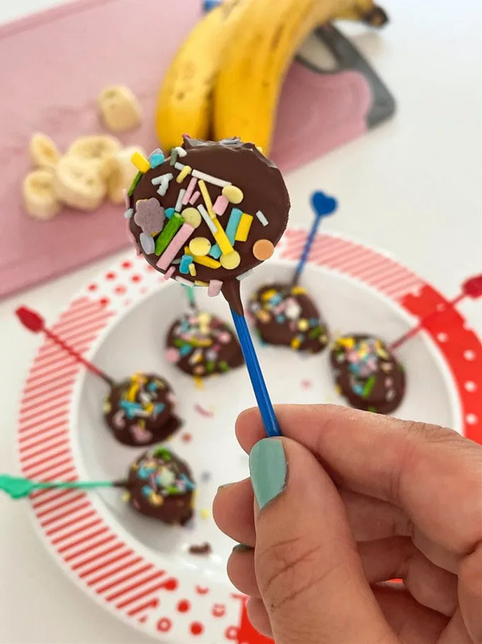 Fun Summer Snack: Chocolate Covered Frozen Banana Pops