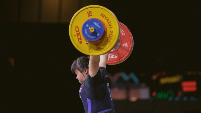 Chinese Weightlifter Liang Xiaomei Sets New World Record