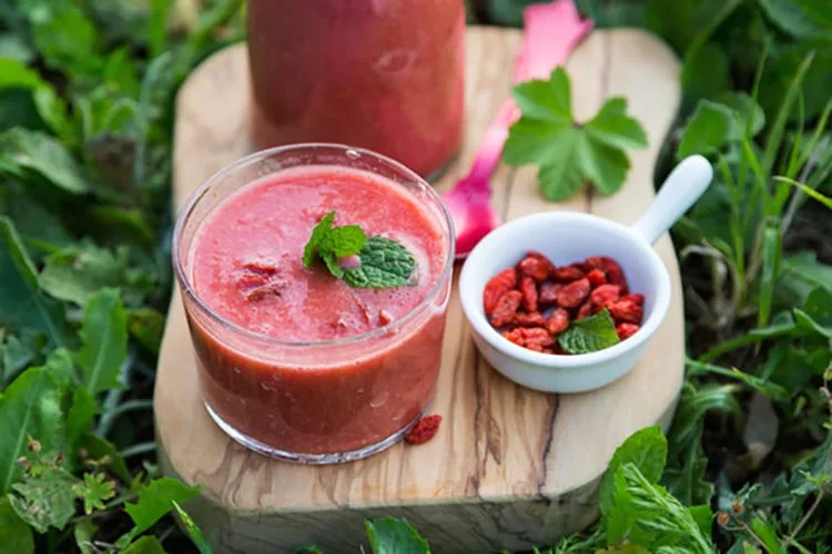 10 Flat Belly Breakfast Smoothies That Will Delight Your Taste Buds