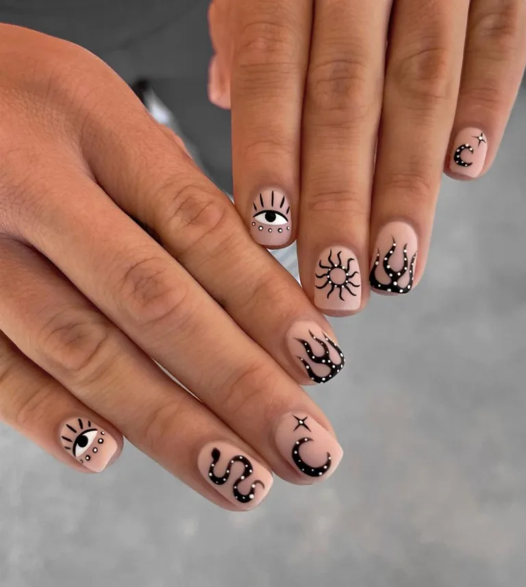 Simple and Spooky Nail Design Ideas for Halloween 2023