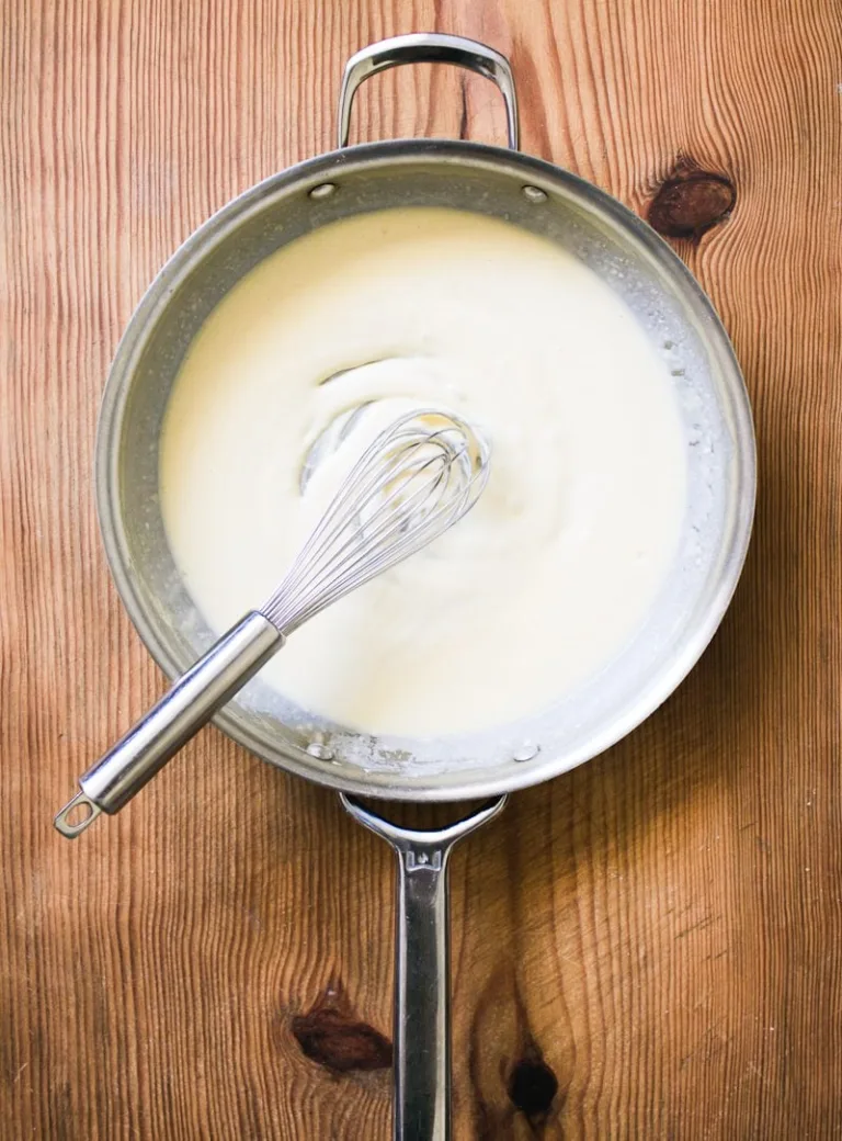 Homemade Creamy Béchamel Sauce Recipe