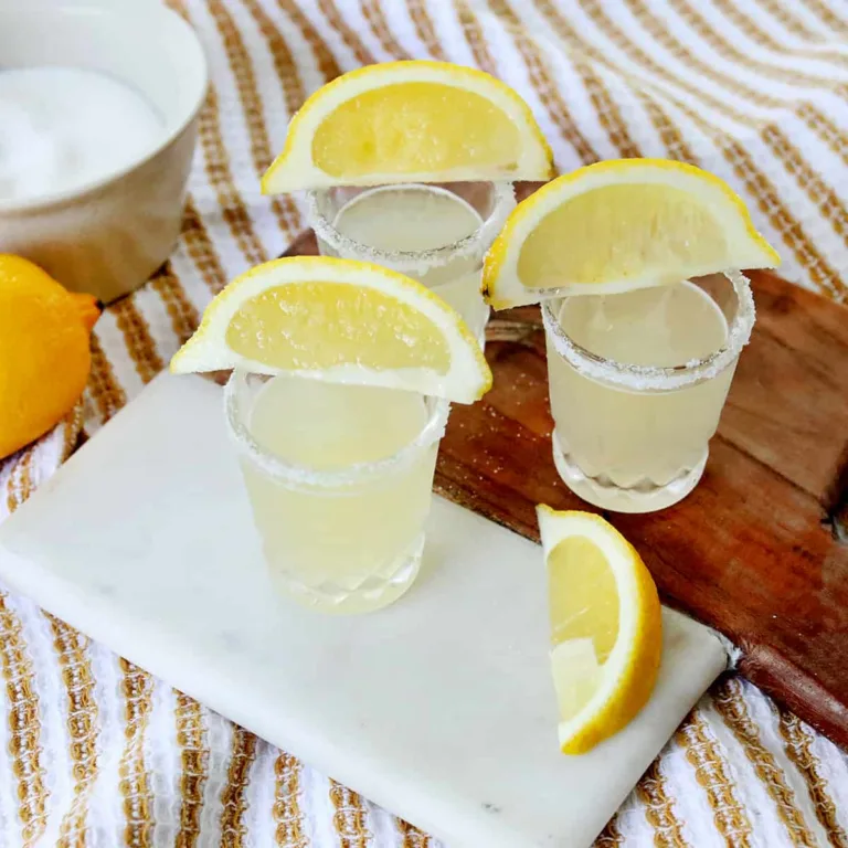How to Make a Refreshing Lemon Drop Shot