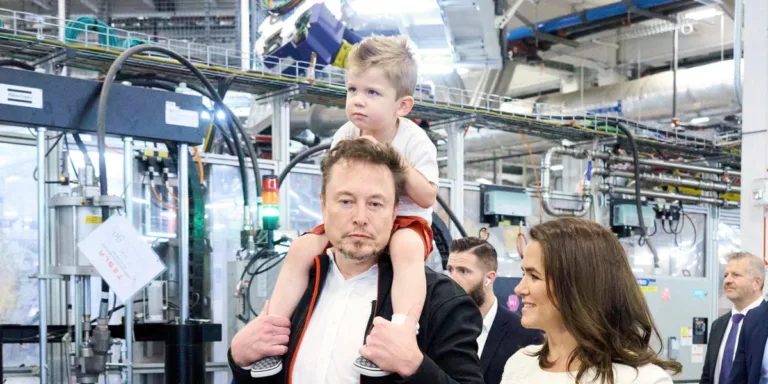 Elon Musk Sued Grimes for Custody of Their Children Before She Filed Her Suit, Insider Reports