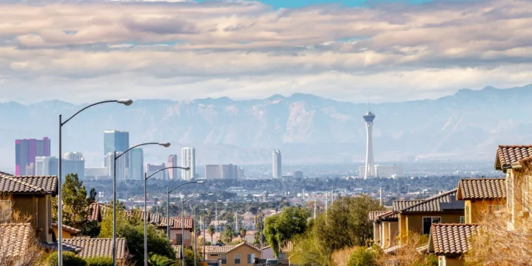 Middle-Class Movers are Choosing Las Vegas, Phoenix, and San Antonio as Top Destinations