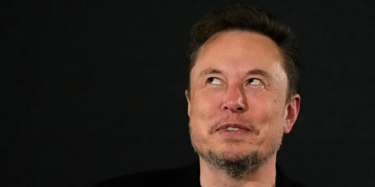Elon Musk Announces Return of Article Headlines on X Platform