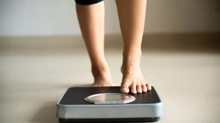 When and How to Weigh Yourself for the Most Accurate Results